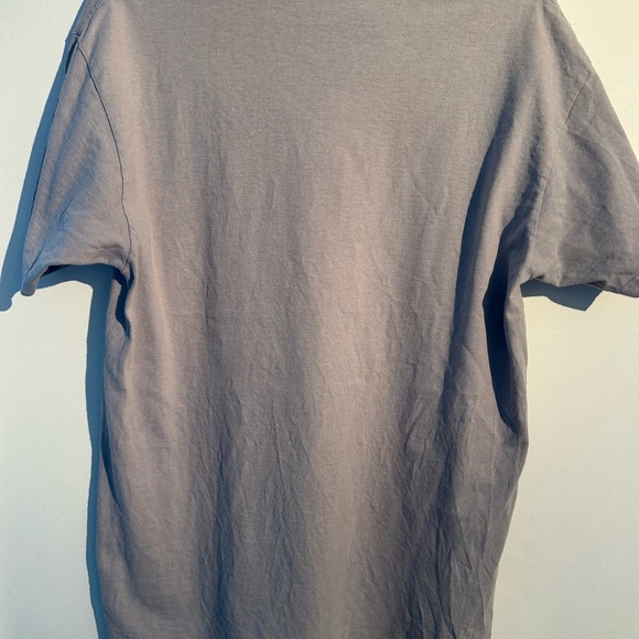 purple tshirt - Picture 2 of 3